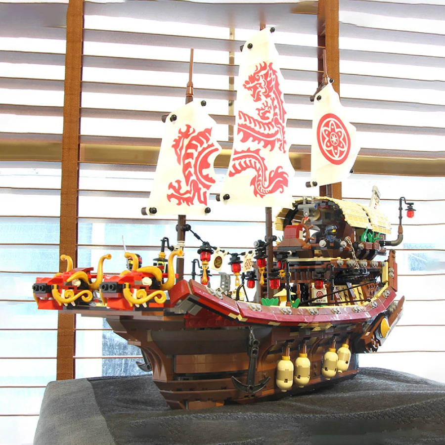 Destiny Boat 2367 Pcs Flying Bounty Ship Lego Building